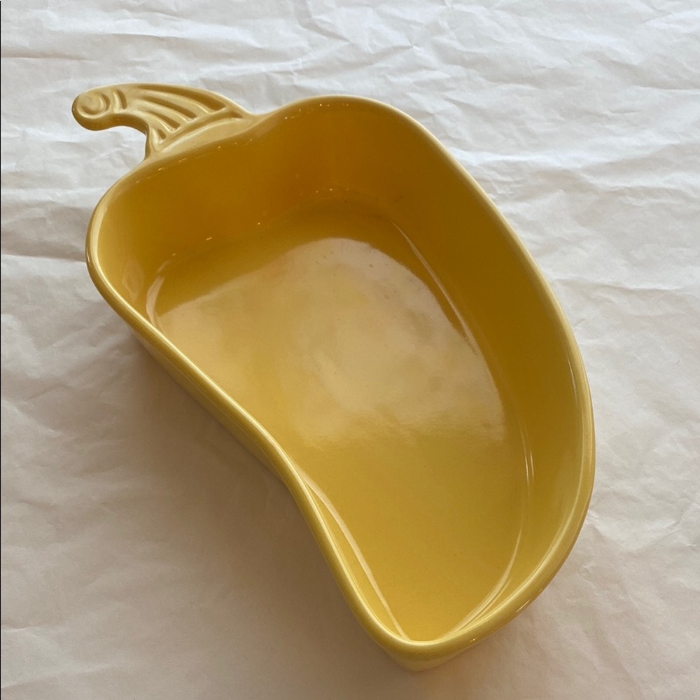 Chantal. Yellow Pepper Shaped Ceramic Dish